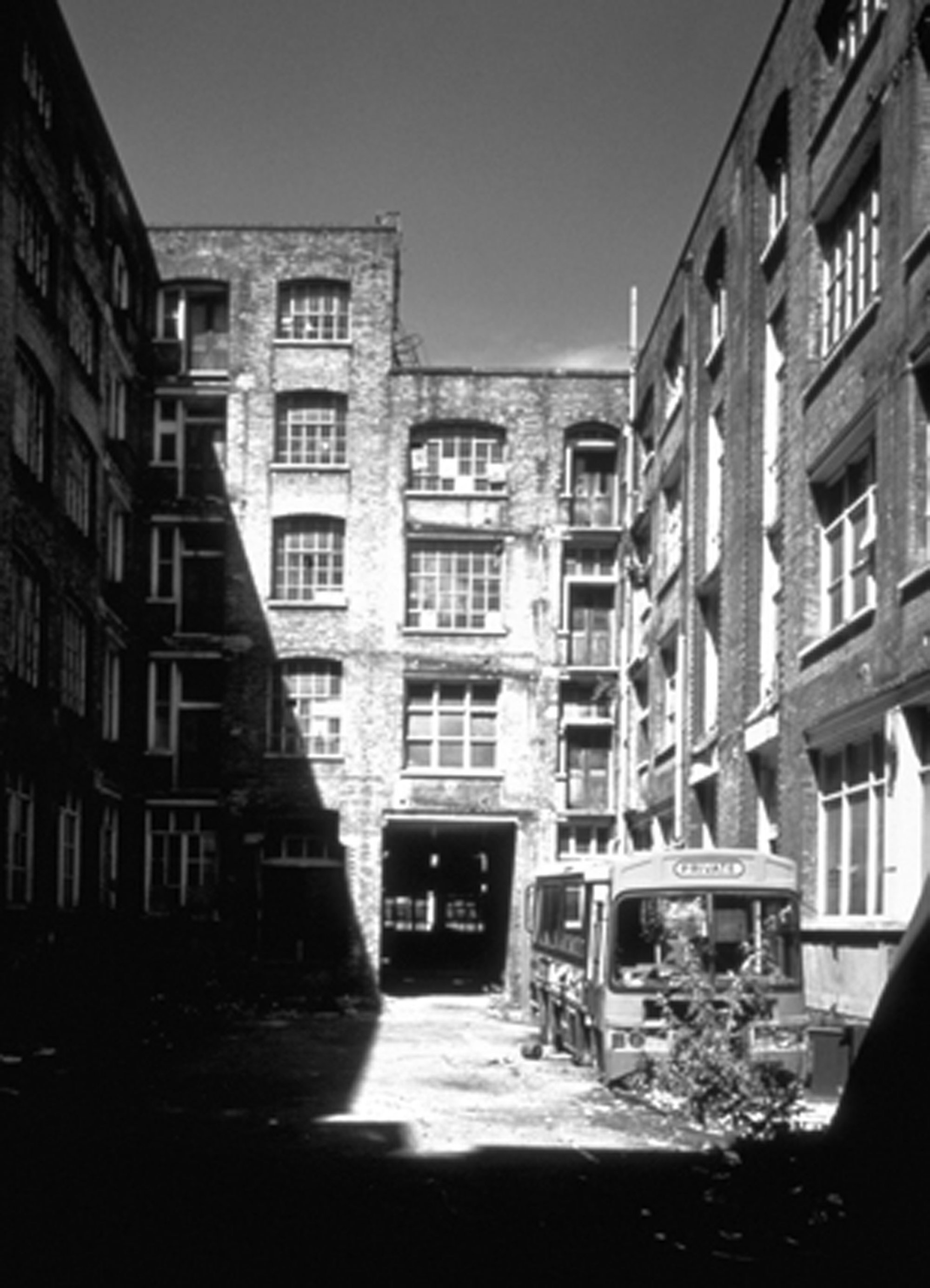 9703_B_W_N10.jpg
